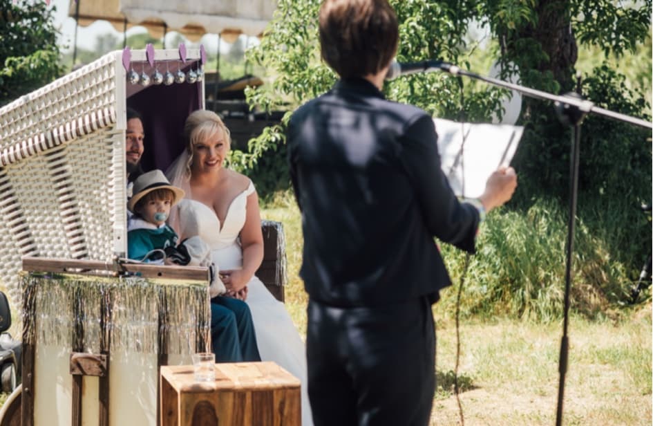 Freie Trauung im Strandkorb — Hochzeitszeremonie in Brandenburg