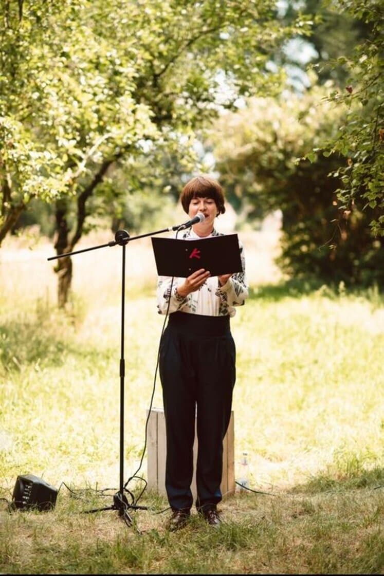 Katharina Göbel — freie Traurednerin für Hochzeitszeremonien in Berlin und Brandenburg